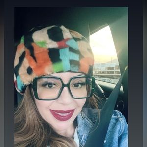 Meet your Posher, Sandy